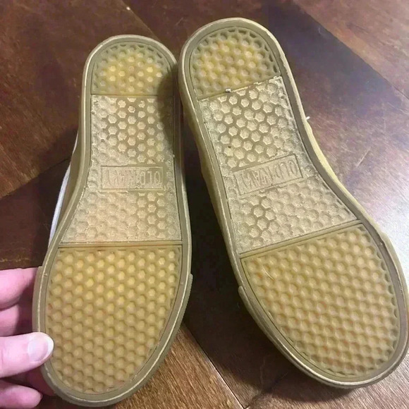 Old Navy, Children’s White Slip-On Shoes, Sz 2 - Picture 3 of 6